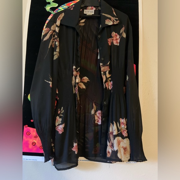 Flowy Floral Blouse - Picture 2 of 4